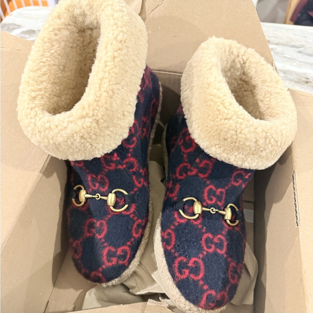 Absolutely gorgeous Merino Gucci boots in beautiful condition size 7